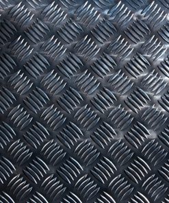 Aluminium Quintett-Riffelblech mit markanter gerippter Struktur.