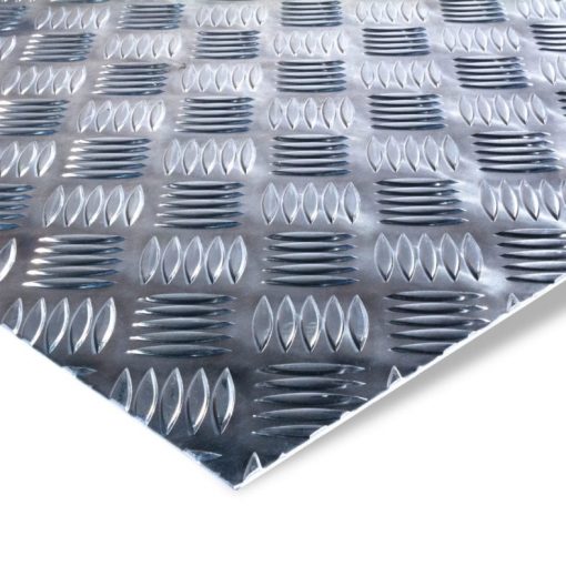 Aluminium Quintett-Riffelblech mit markanter gerippter Struktur.