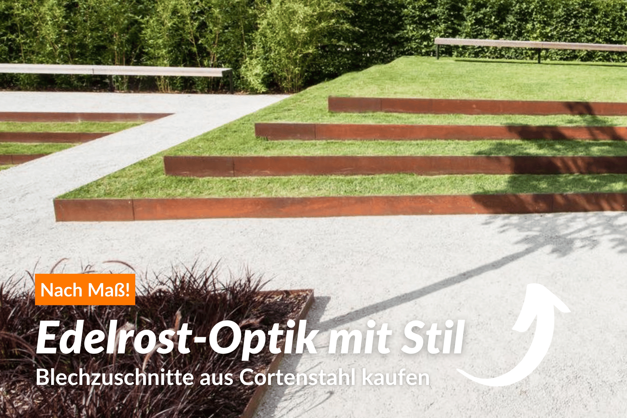 Stufen aus Cortenstahl führen durch eine minimalistische Gartenlandschaft.