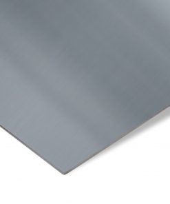 Ungeschliffenes Edelstahlblech V2A mit glatter silbergrauer Oberfläche.