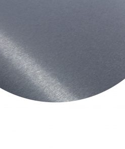 Detailaufnahme einer runden V2A-Edelstahlplatte mit gebürsteter Oberfläche und matter Struktur.