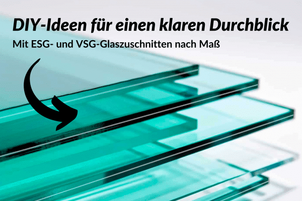Mehrere grüne Glasscheiben liegen versetzt übereinander mit Textgrafik.