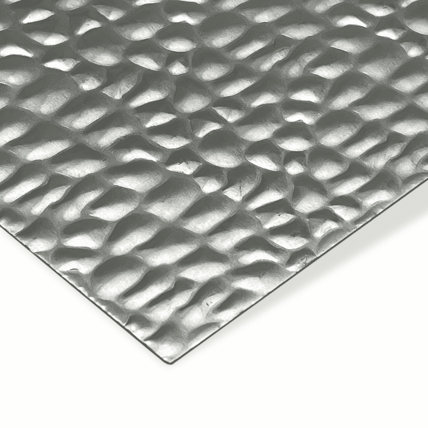 Strukturiertes Metallblech im Hammerschlag-Design mit reflektierender Oberfläche.
