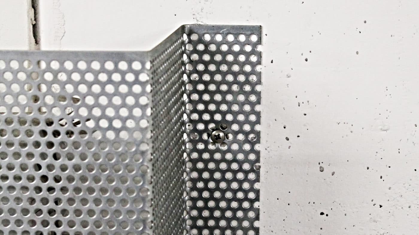 günstiger Rammschutz aus Aluminium Lochblech für Garage, Lagerhalle oder Produktionsfläche