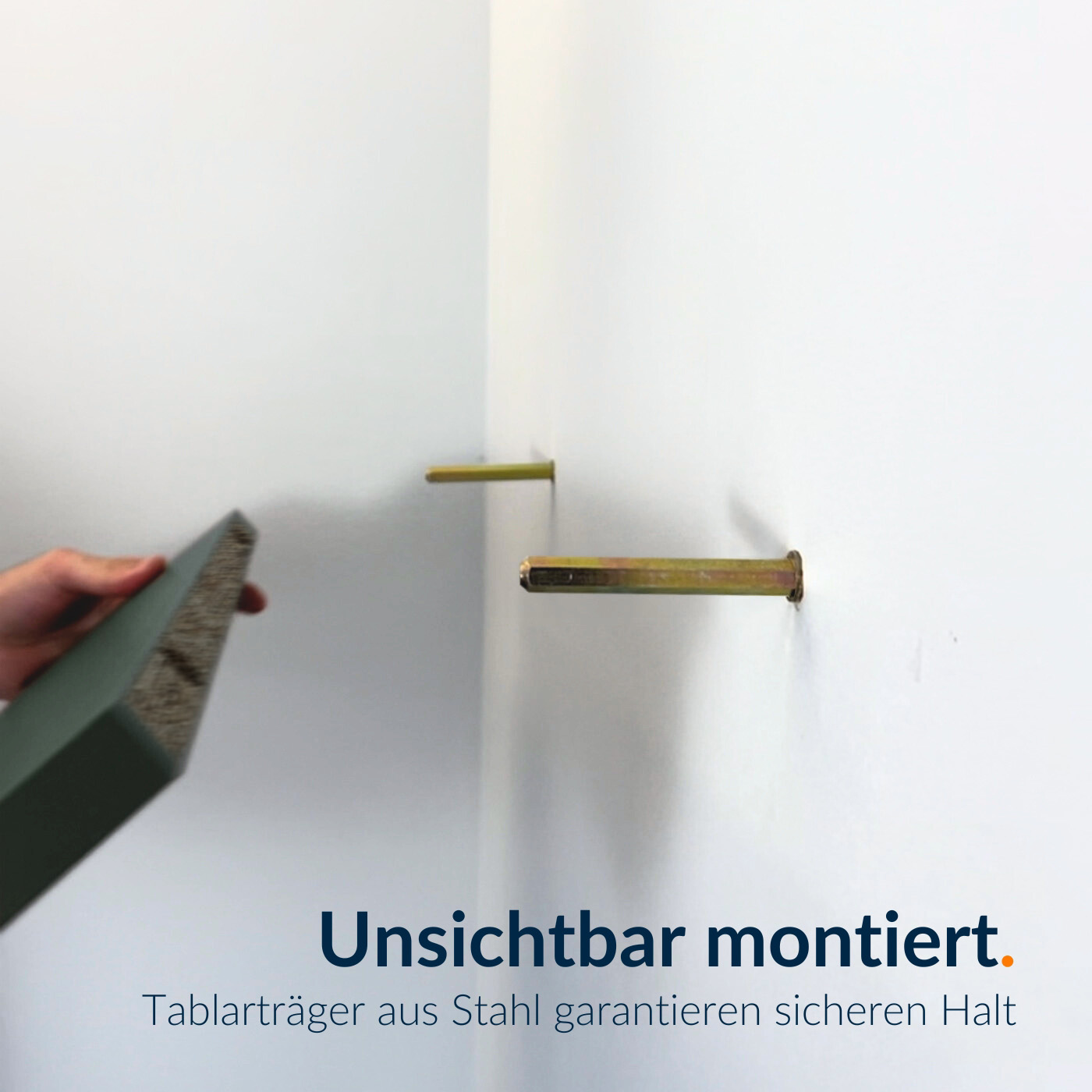Unsichtbarer Tablarträger ohne rückseitige Umkantung für schwebende Regalböden.