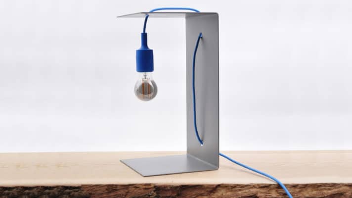 DIY-Lampe aus Stahlblech.