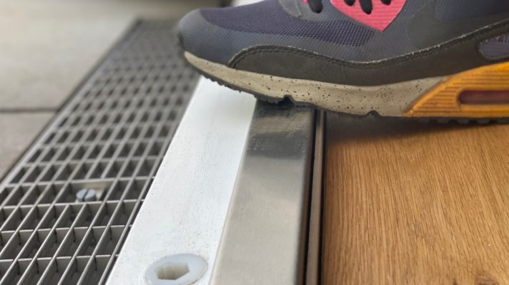 Türschwellenschutz aus Edelstahlblech