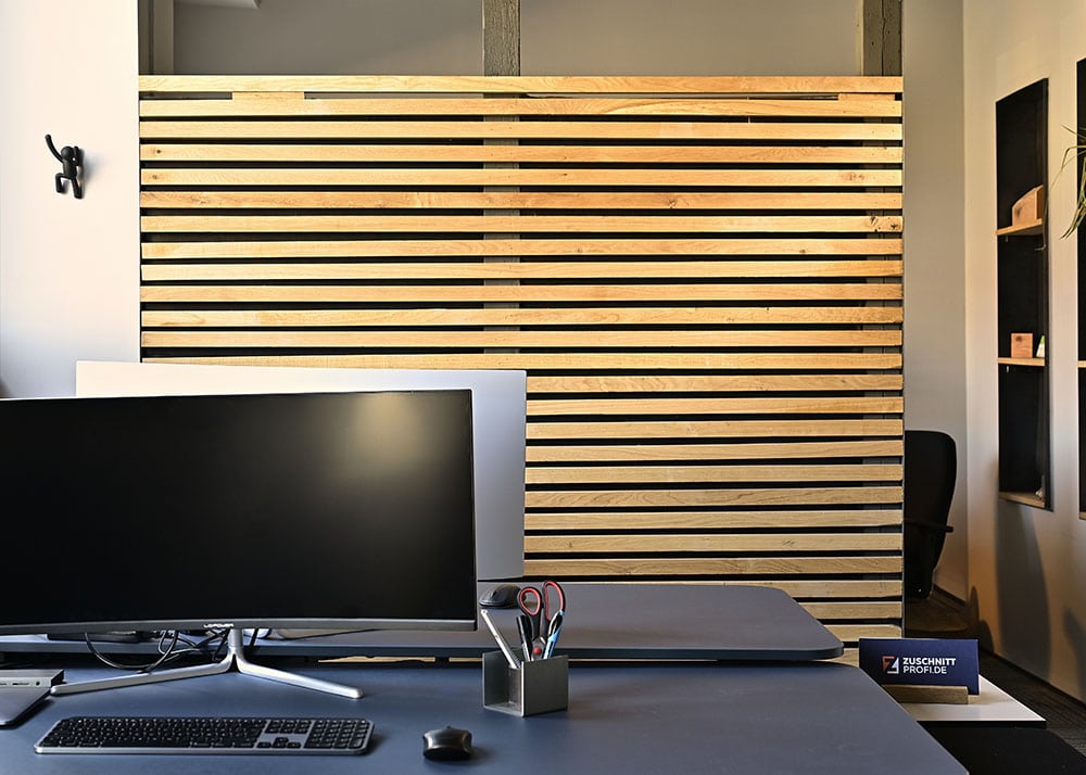 Wandverkleidung Holzleisten Büro