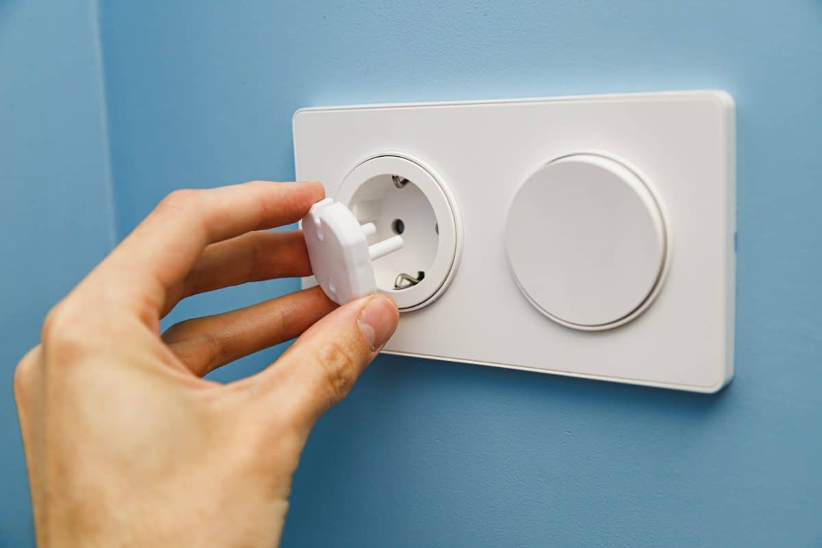 Sicherheitsstecker für eine Steckdose.